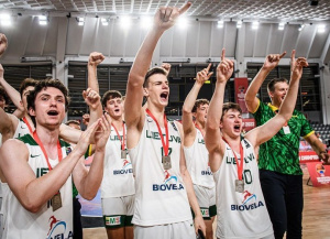 Iki galo kovoję Lietuvos 20-mečiai Europos čempionate iškovojo sidabro medalius